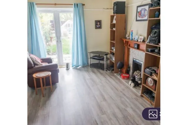 Manor Park Crescent, Sheffield, photo 1