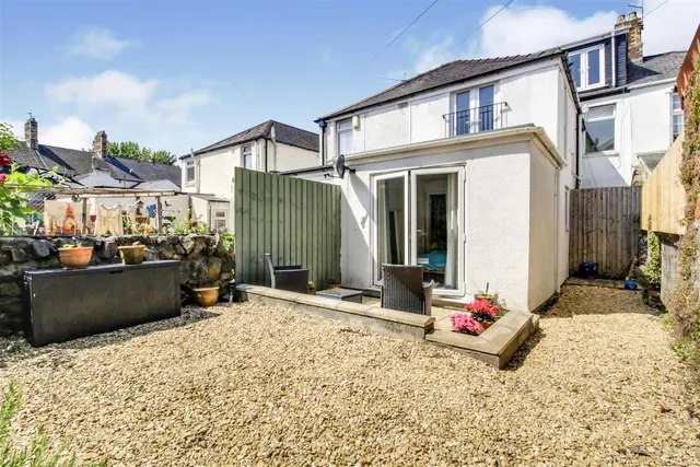 Flat 2, 103 Paget Street, Cardiff, Glamorgan, photo 1