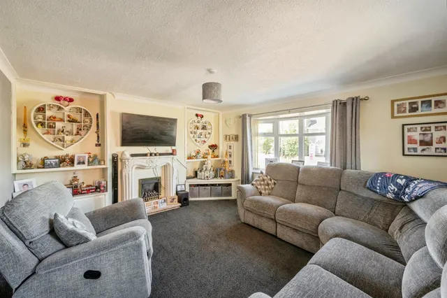 Photo 2 — Dewsbury Avenue, Scunthorpe