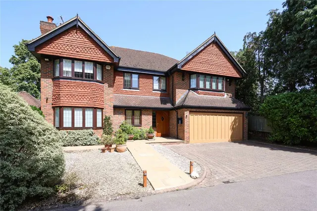 Heatherbank Close, Cobham, Surrey, KT11 2LT, photo 1