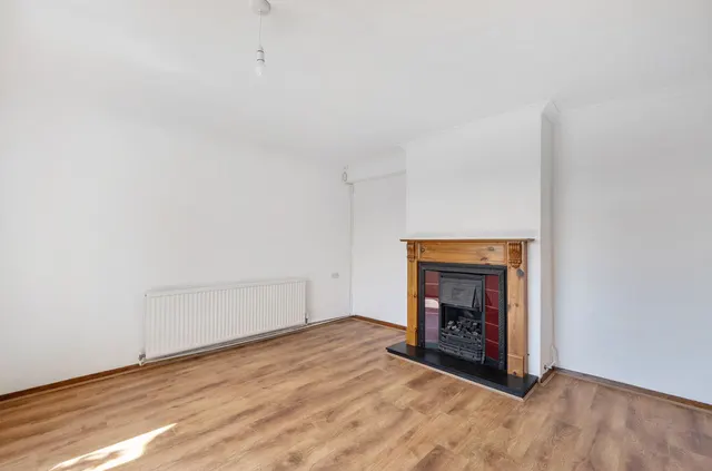 Photo 3 — Roffey Close, Purley CR8 4BH