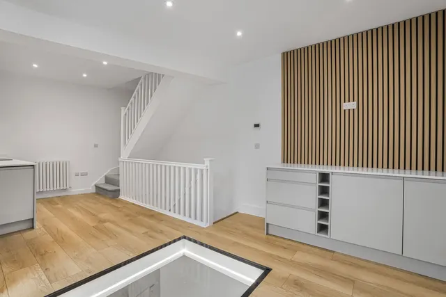 London Road, Central Cheltenham, GL52, photo 2