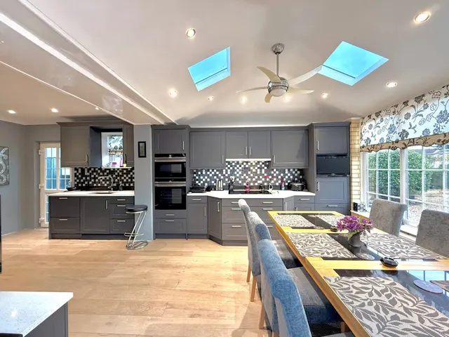 Photo 2 — Carisbrook Terrace, Swindon, Wiltshire, SN4 0LW