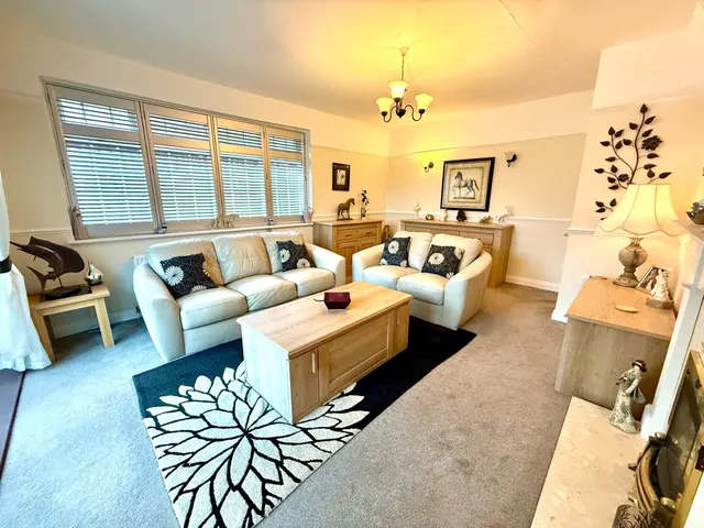 Photo 3 — Carisbrook Terrace, Swindon, Wiltshire, SN4 0LW
