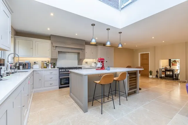 Photo 3 — Dartnell Park Road West Byfleet KT14