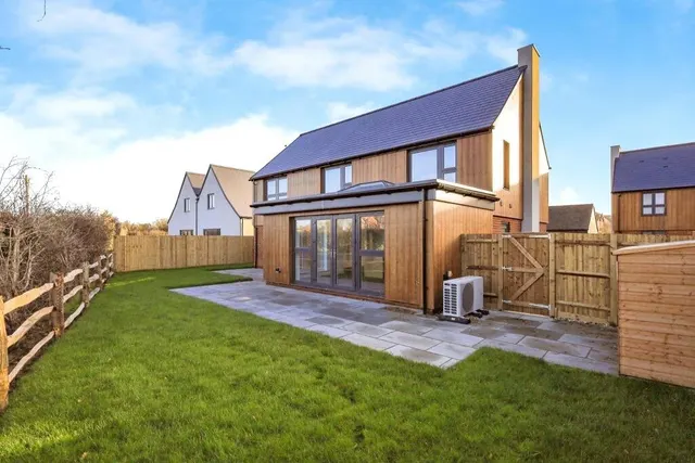 Camberlot Road, Upper Dicker, BN27, photo 1