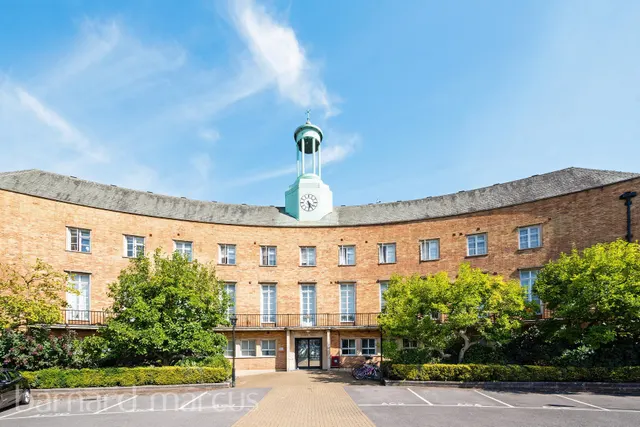 4 Constable Close, Friern Barnet, London, photo 1