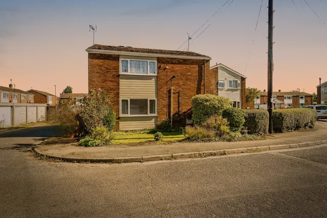Ruskin Way, Aylesbury, photo 1