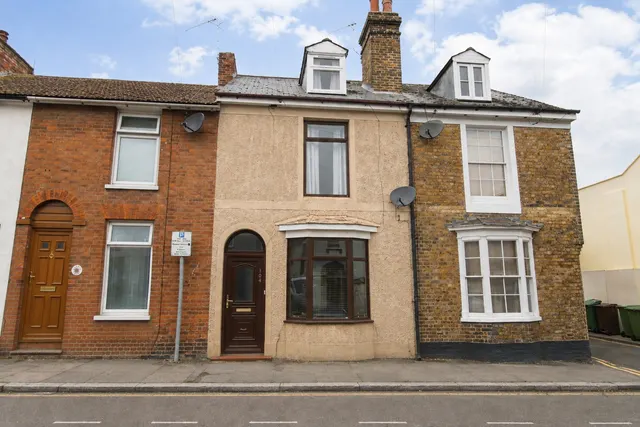 St. Marys Road, Faversham, ME13, photo 1