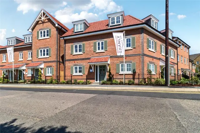 Moorfield Mews, Staines-upon-Thames, TW18, photo 2