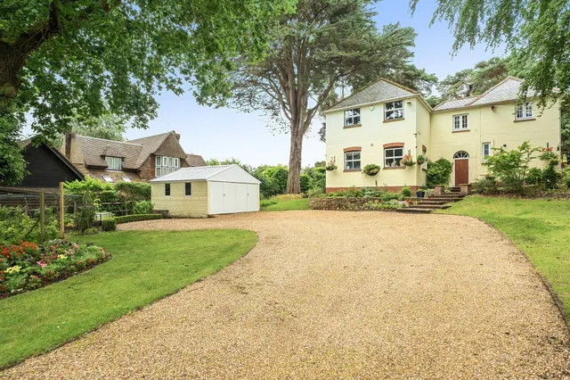 Amberley Road, Storrington, RH20, photo 1