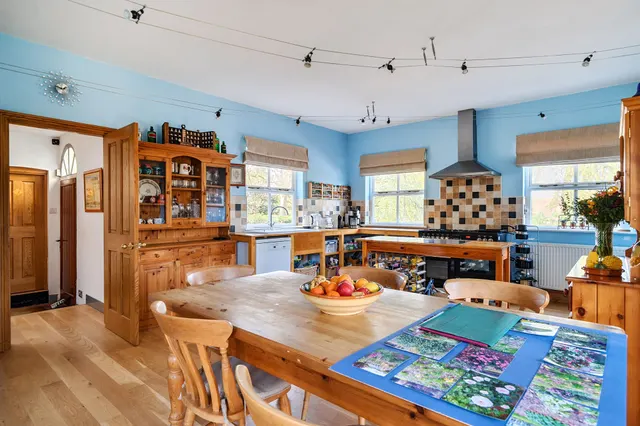 Amberley Road, Storrington, RH20, photo 2