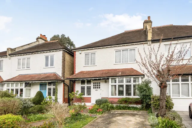 3 bedroom house — Court Lane, Dulwich, London, SE21
