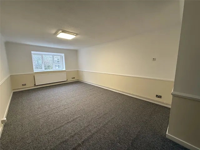 Sarlou Court, Uplands, SA2, photo 2