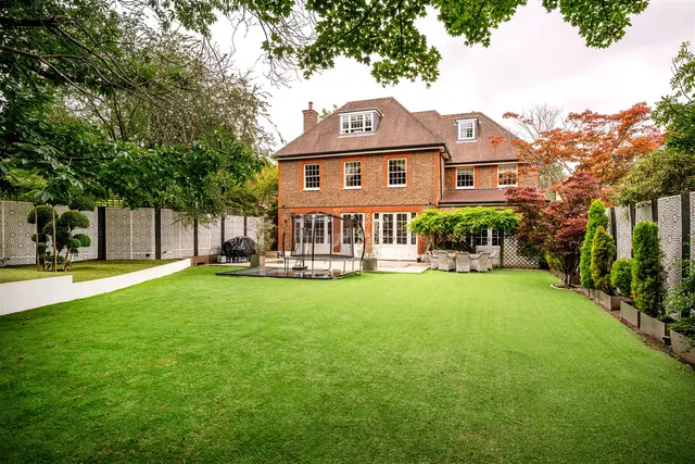 Photo 3 — Grange Road, Highgate, London, N6 4AR
