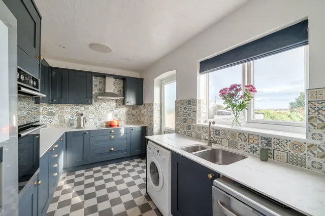 Templecombe, BA8, photo 2