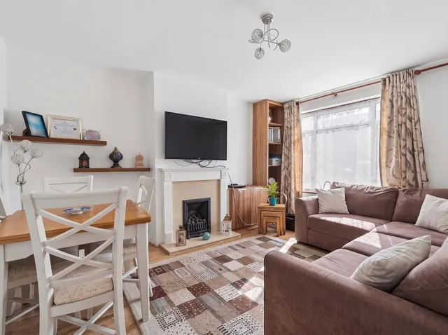 Ellement Close, Pinner, HA5, photo 2