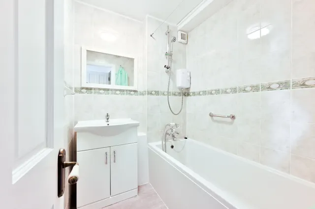 Photo 2 — 38 Gilbert Court, Green Vale, London