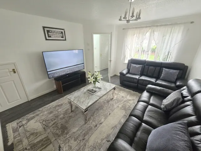 St. Michaels Gardens, Whitefield, M45, photo 2