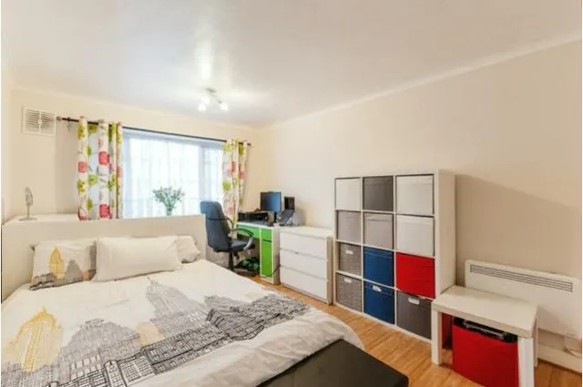 Beulah Hill, London, SE19, photo 1