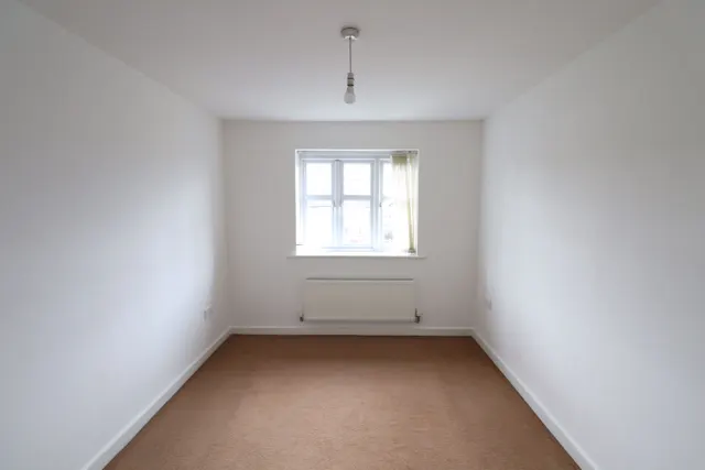Fender Way, Prenton, CH43, photo 3