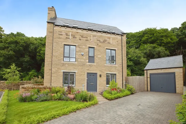 North Light Place, Keighley, photo 1