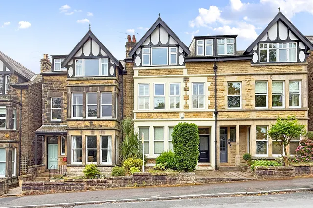 Harlow Moor Drive, Harrogate, HG2, photo 1