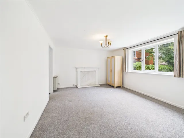 Photo 2 — Eccles Old Road, Salford, M6 8AL