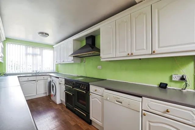 Photo 2 — Sherwood Court, Beeston, Nottingham, Nottinghamshire, NG9