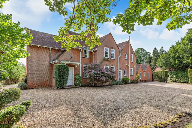 Wanborough Hill, Guildford, GU3, photo 1