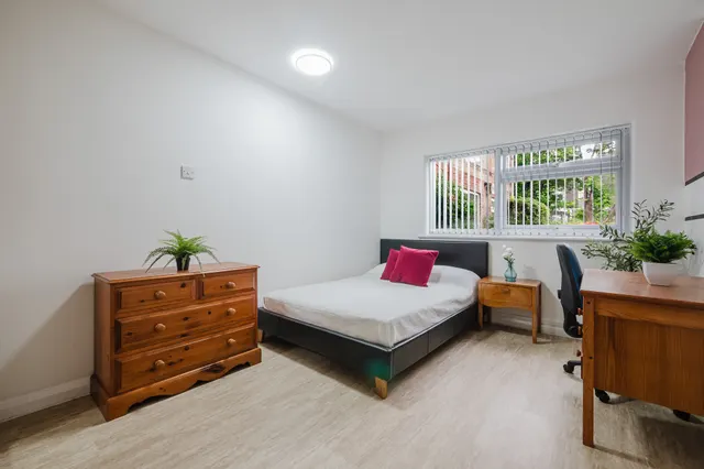Willow Court, Levenshulme M14, photo 1