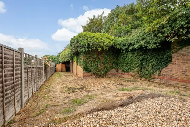 Church Field, Ware, SG12, photo 2