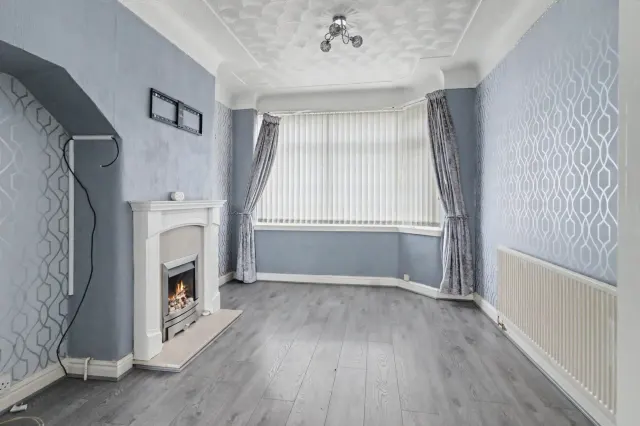 Newfield Drive, Crewe, photo 3