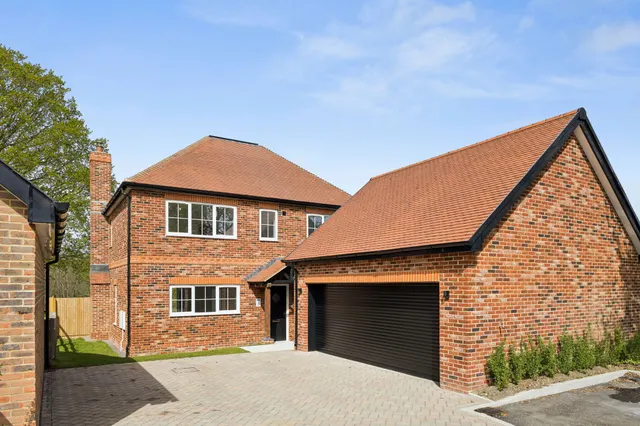 Photo 2 — Greenacres Park, Storrington, RH20
