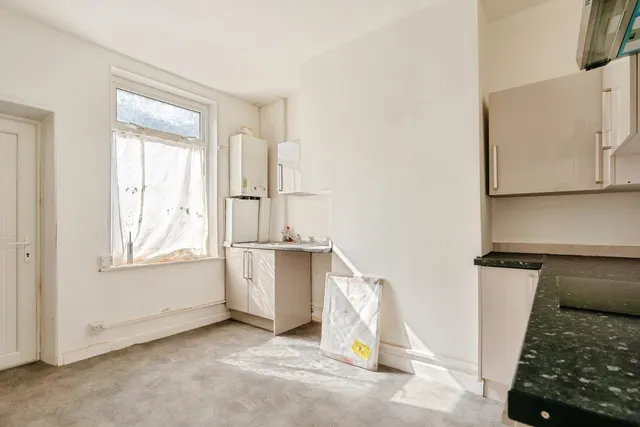 Willow Street, Burnley, BB12, photo 3