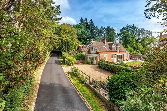 3 bedroom house, The Ridge, Woldingham, CR3