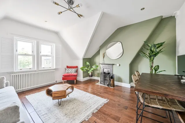 Photo 2 — 83b Charlton Road, London