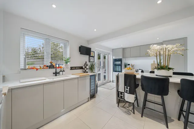 Upton Grange, Widnes, WA8, photo 3
