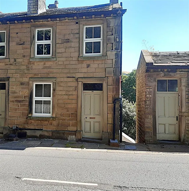 Woodhead Road, HOLMFIRTH, photo 1