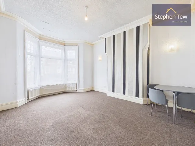 Carshalton Road, Blackpool, FY1, photo 2