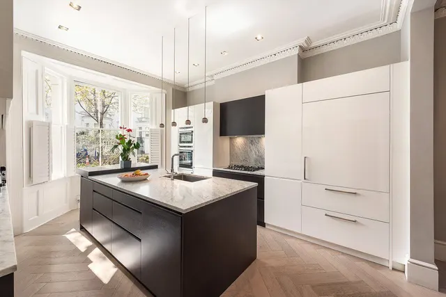 Berkeley Gardens, Kensington, W8, photo 1