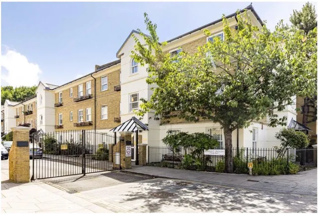 Deerhurst Crescent, Hampton Hill, TW12, photo 1