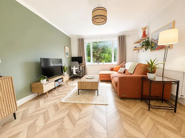 Photo 2 — Laighmuir Street, Uddingston, Glasgow, G71 7JY