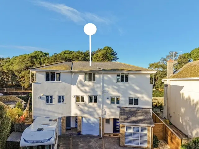 Panorama Road, Sandbanks, photo 1