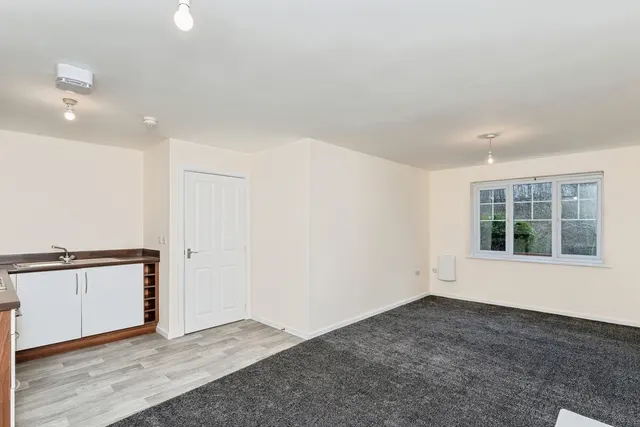 Robinson Road, Ellesmere Port, CH65, photo 2