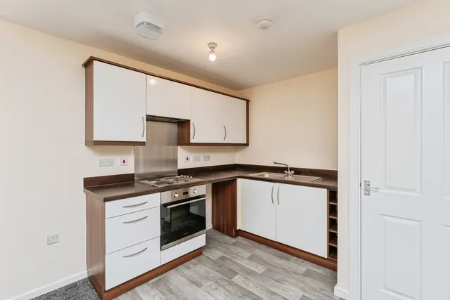 Robinson Road, Ellesmere Port, CH65, photo 3