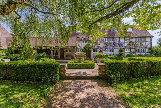 Wildwood Lane, Cranleigh, GU6, photo 2