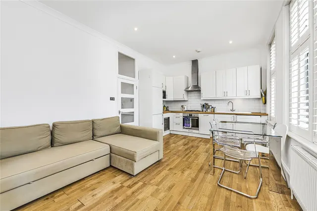 Wandsworth Bridge Road, Fulham, London, SW6, photo 1