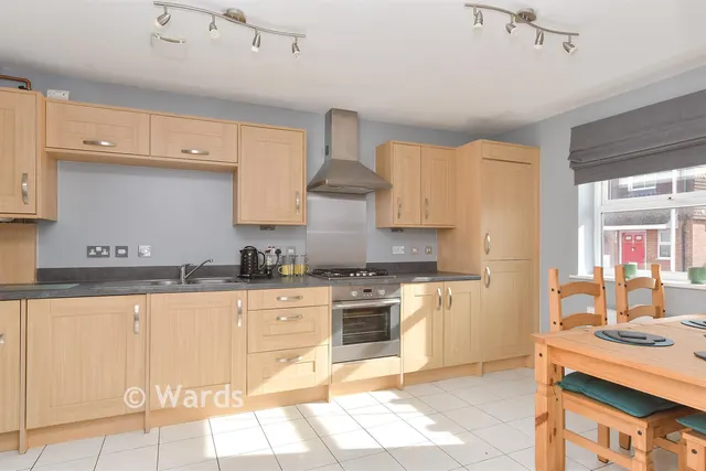 Cliffhouse Avenue, Minster On Sea, ME12, photo 3