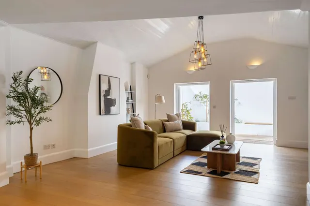 Photo 3 — Putney Bridge Road, Putney, London, SW15 2NY
